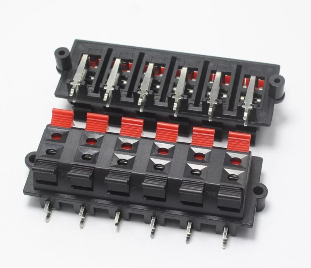 6 Way Speaker Socket