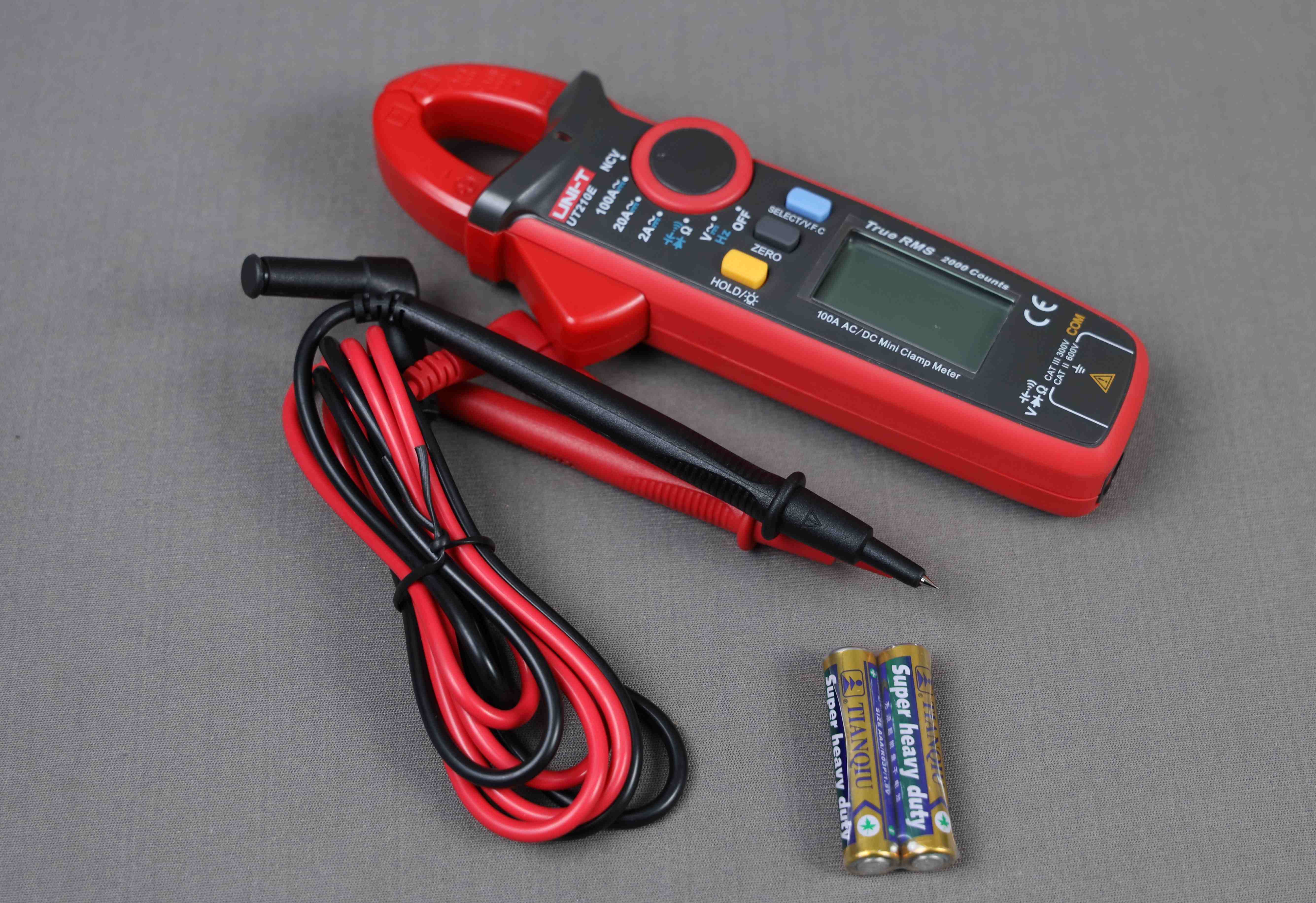 UNI -T 210E MULTIMETER